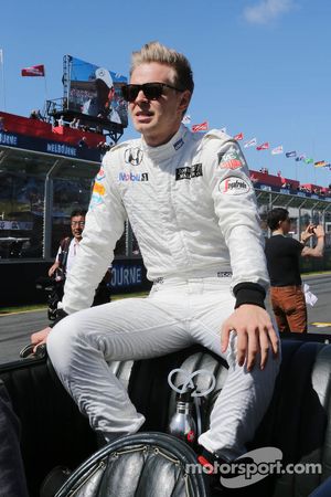 Kevin Magnussen, McLaren, bei der Fahrerparade
