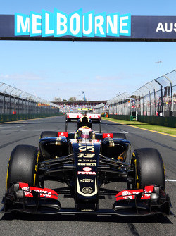 Pastor Maldonado, Lotus F1 E23 sur la grille