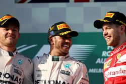 Nico Rosberg, Mercedes AMG F1 Team, Lewis Hamilton, Mercedes AMG F1 Team and Sebastian Vettel, Scuderia Ferrari