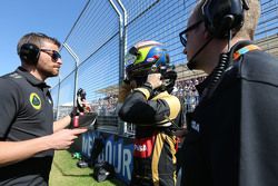 Пастор Мальдонадо, Lotus F1 Team и Марк Слейд, Lotus F1 Team, гоночный инженер