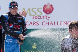 Ganador de la Carrera Mark Winterbottom, Prodrive Racing Australia Ford celebra