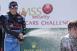 Ganador de la Carrera Mark Winterbottom, Prodrive Racing Australia Ford celebra