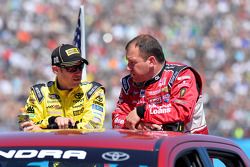 Matt Kenseth, Joe Gibbs Racing Toyota, Ryan Newman, Richard Childress Racing Chevrolet