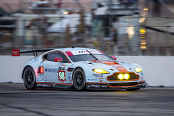 #98 Aston Martin Racing Vantage: Pedro Lamy, Darren Turner, Mathias Lauda, Paul Dalla Lana