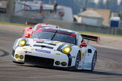 #912 Porsche Team North America Porsche 911 RSR: Jörg Bergmeister, Earl Bamber, Frederic Makowiecki