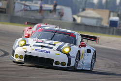 #912 Porsche Team North America Porsche 911 RSR: Jörg Bergmeister, Earl Bamber, Frederic Makowiecki