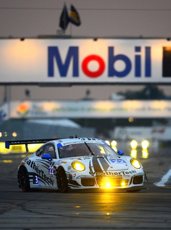 #22 Alex Job Racing Porsche 911 GT America: Cooper MacNeil, Leh Keen, Andrew Davis