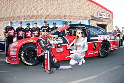 Pole-Sitter: Kurt Busch, Stewart-Haas Racing, Chevrolet, feiert