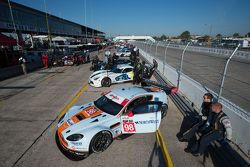 #98 Aston Martin Racing Vantage: Pedro Lamy, Darren Turner, Mathias Lauda, Paul Dalla Lana