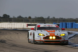 #98 Aston Martin Racing Vantage: Pedro Lamy, Darren Turner, Mathias Lauda, Paul Dalla Lana