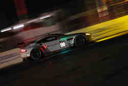 #98 Aston Martin Racing Vantage: Pedro Lamy, Darren Turner, Mathias Lauda, Paul Dalla Lana