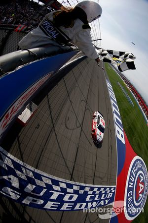 Brad Keselowski, Team Penske Ford takes the win