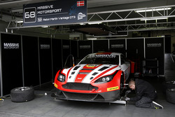 #68 Massive Motorsport Aston Martin Vantage GT3: Casper Elgaard, Kristian Poulsen, Simon Moller