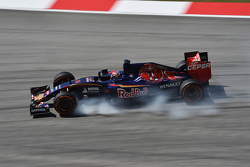 Carlos Sainz Jr., Scuderia Toro Rosso STR10 se bloquea en la frenada