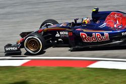 Carlos Sainz Jr., Scuderia Toro Rosso STR10