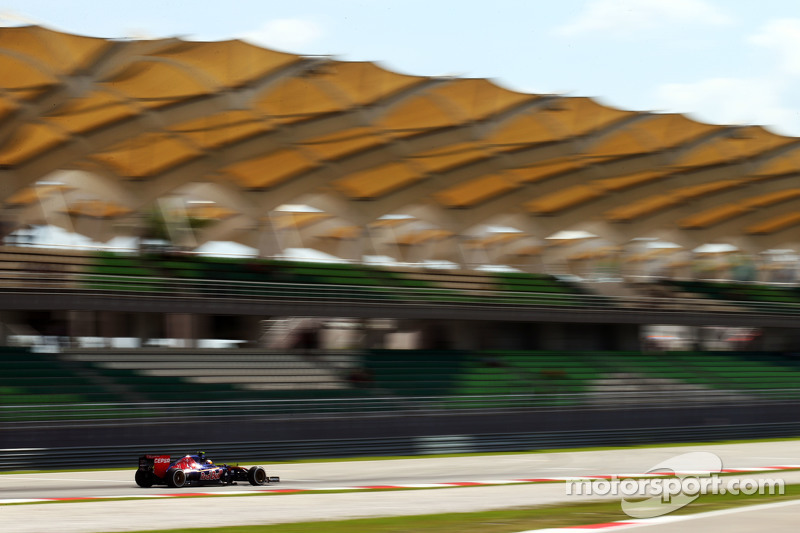 Carlos Sainz Jr., Scuderia Toro Rosso STR10