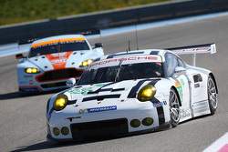 #92 Porsche Team Manthey Porsche 911 RSR: Patrick Pilet, Frederic Makowiecki, Wolf Henzler
