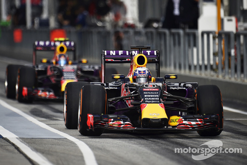Daniel Ricciardo, Red Bull Racing RB11 et son équipier Daniil Kvyat, Red Bull Racing RB11