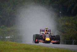 Даниил Квят Red Bull Racing RB11