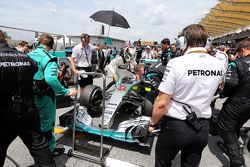 Lewis Hamilton, Mercedes AMG F1 W06 on the grid