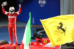 Le vainqueur Sebastian Vettel, Ferrari