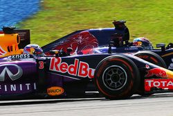 Daniel Ricciardo, Red Bull Racing RB11 y Max Verstappen, Scuderia Toro Rosso STR10