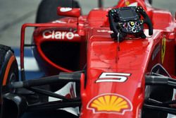 El Ferrari SF15-T del ganador de la carrera, Sebastian Vettel en el  parc ferme