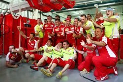 Race winner Sebastian Vettel, Ferrari celebrates with the team