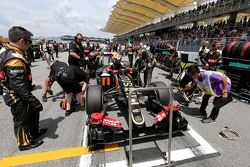 Пастор Мальдонадо Lotus F1 Team