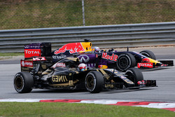 Romain Grosjean, Lotus F1 Team and Daniel Ricciardo, Red Bull Racing