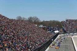 Inicio: Joey Logano, Team Penske Ford lider