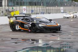 #9 K-Pax Racing McLaren 650S GT3: Kevin Estre