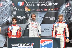 Podium : le deuxième Antoine Jung, Yvan Muller Racing, le vainqueur Sébastien Loeb, Sébastien Loeb Racing, et le troisième Yann Ehrlacher, Yvan Muller Racing