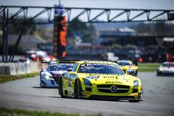 #70 GT Russian Team Mercedes SLS AMG GT3: Бернд Шнайдер, Алексей Карачёв