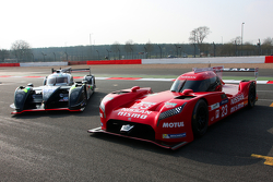 Nissan GT-R LM Nismo and #42 Strakka Racing Dome Strakka S103 - Nissan: Nick Leventis, Danny Watts, Jonny Kane