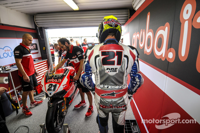 Troy Bayliss répond présent