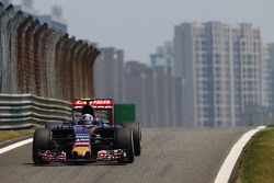 Карлос Сайнс мл., Scuderia Toro Rosso STR10
