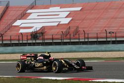 Pastor Maldonado, Lotus F1 E23 en la pista