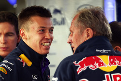 Даниил Квят, Red Bull Racing и доктор Хельмут Марко, консультант Red Bull Motorsport
