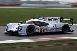 #17 Porsche Team Porsche 919 Hybrid: Timo Bernhard, Mark Webber, Brendon Hartley