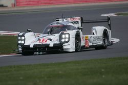 #17 Porsche Team Porsche 919 Hybrid: Timo Bernhard, Mark Webber, Brendon Hartley