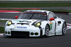 #91 Porsche Team Manthey Porsche 911 RSR : Richard Lietz, Michael Christensen