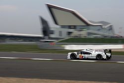 #17 Porsche Team Porsche 919 Hybrid: Timo Bernhard, Mark Webber, Brendon Hartley