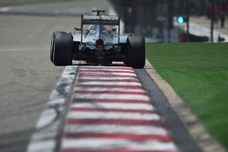 Льюис Хэмилтон, Mercedes AMG F1 W06