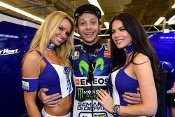 Grid girls and Valentino Rossi