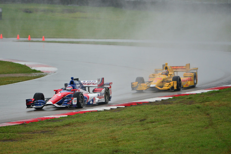 Takuma Sato, A.J. Foyt Enterprises Honda , dan Ryan Hunter-Reay, Andretti Autosport Honda