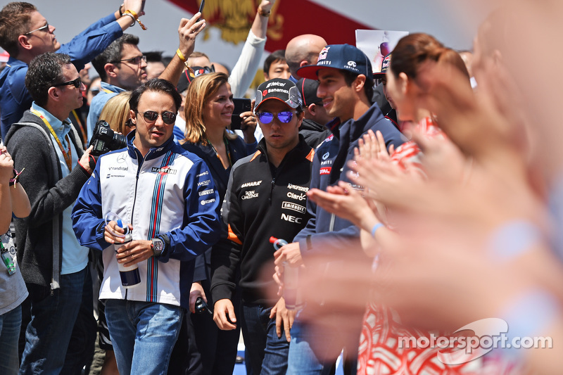 Felipe Massa, Williams; Sergio Pérez, Sahara Force India F1 y Daniel Ricciardo, Red Bull Racing en el desfile de pilotos