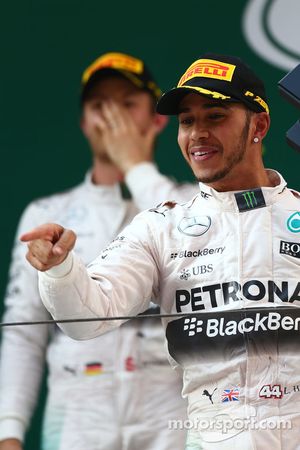 1ое место - Льюис Хэмилтон Mercedes AMG F1, 2ое место - Нико Росберг Mercedes AMG F1 W06