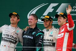 Нико Росберг Mercedes AMG F1, Льюис Хэмилтон Mercedes AMG F1 и Себастьян Феттель, Scuderia Ferrari