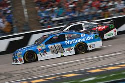 Dale Earnhardt Jr., Hendrick Motorsports Chevrolet and Austin Dillon, Richard Childress Racing Chevrolet